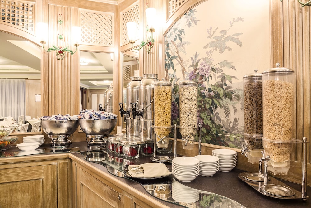 DORIA GRAND HOTEL ROOFTOP — Restaurant & bars in Milan, Lombardy