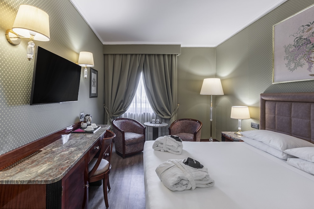 DORIA GRAND HOTEL ROOFTOP — Hotel rooms in Milan, Lombardy
