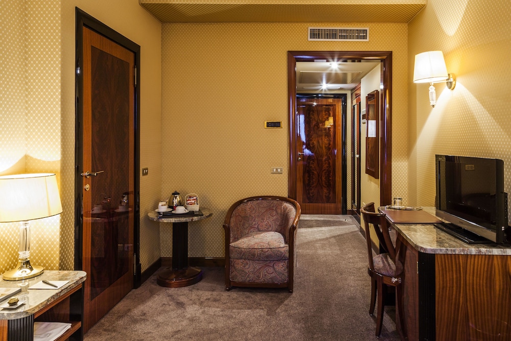 DORIA GRAND HOTEL ROOFTOP — Hotel rooms in Milan, Lombardy