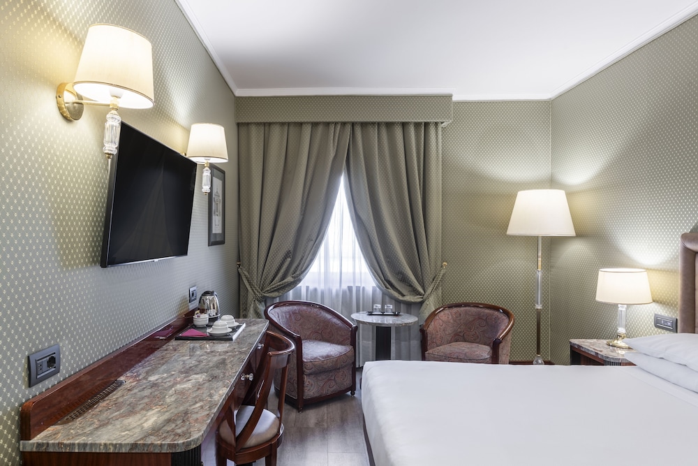 DORIA GRAND HOTEL ROOFTOP — Hotel rooms in Milan, Lombardy