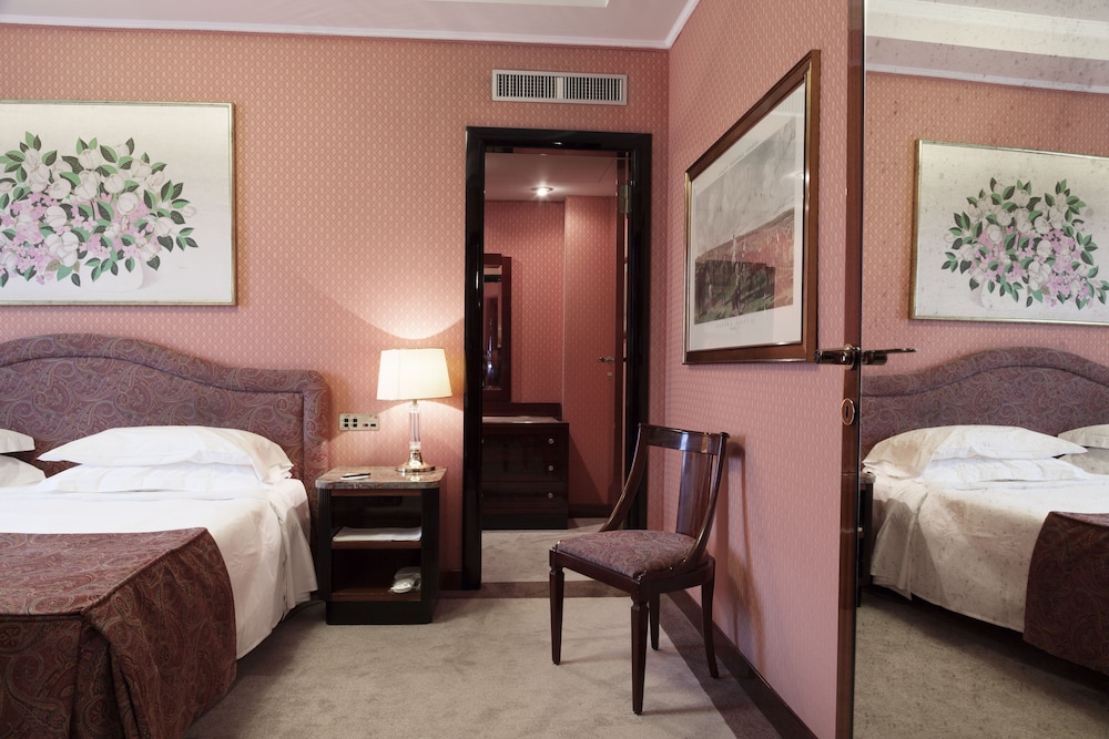 DORIA GRAND HOTEL ROOFTOP — Hotel rooms in Milan, Lombardy