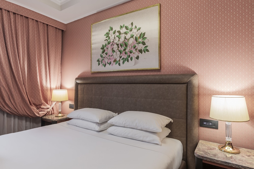 DORIA GRAND HOTEL ROOFTOP — Hotel rooms in Milan, Lombardy