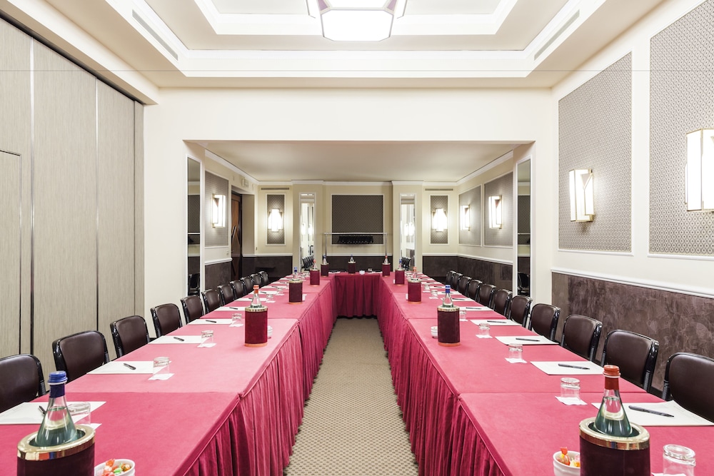 DORIA GRAND HOTEL ROOFTOP — Hotel building in Milan, Lombardy