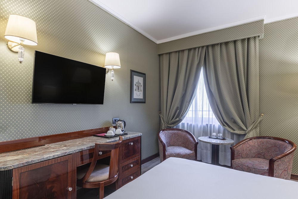 DORIA GRAND HOTEL ROOFTOP — Hotel rooms in Milan, Lombardy