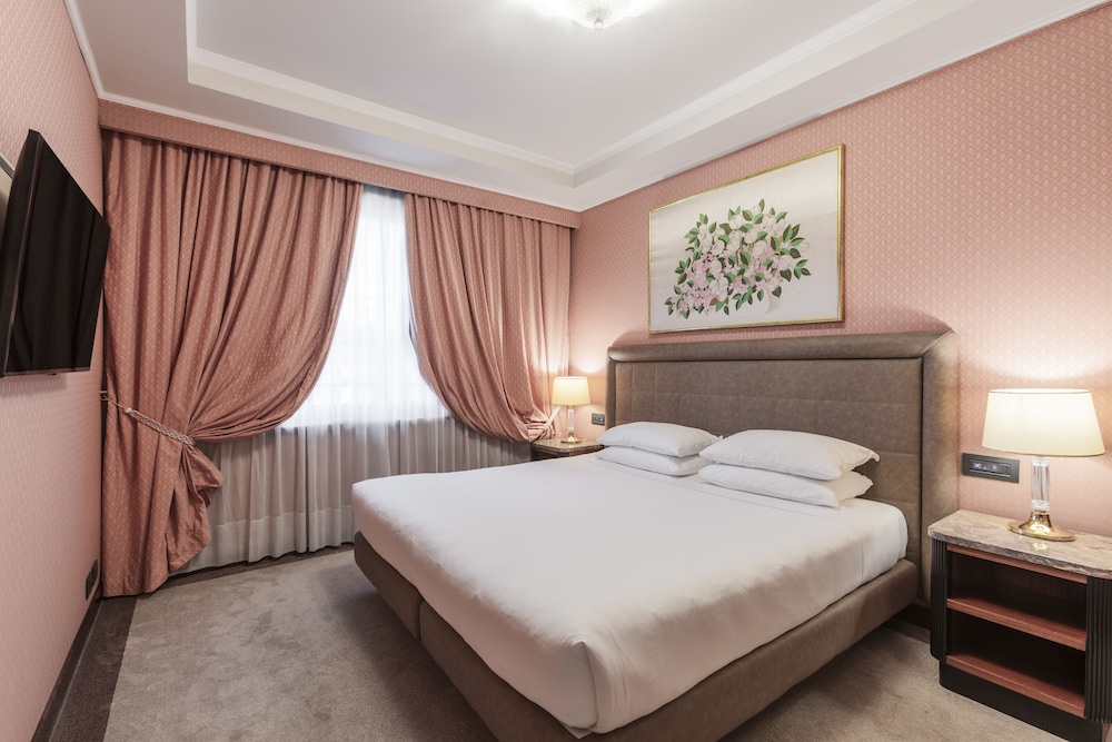 DORIA GRAND HOTEL ROOFTOP — Hotel rooms in Milan, Lombardy