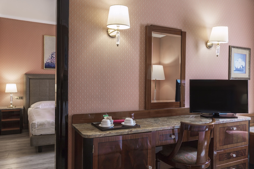 DORIA GRAND HOTEL ROOFTOP — Hotel rooms in Milan, Lombardy