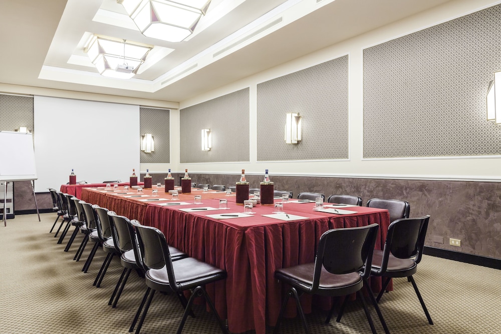 DORIA GRAND HOTEL ROOFTOP — Hotel building in Milan, Lombardy