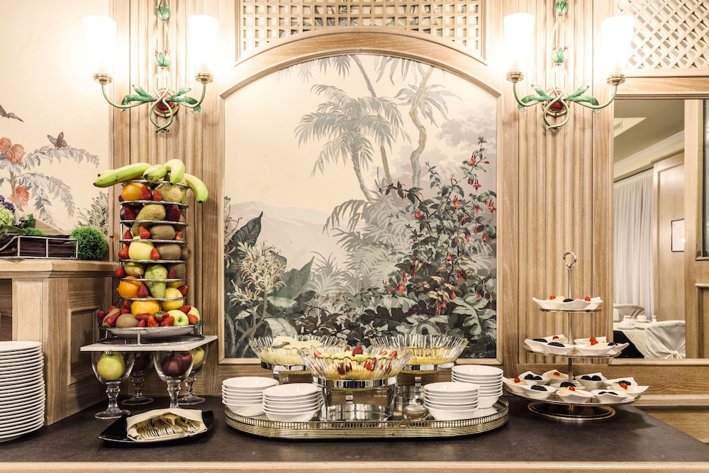 DORIA GRAND HOTEL ROOFTOP — Restaurant & bars in Milan, Lombardy