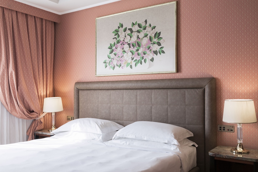 DORIA GRAND HOTEL ROOFTOP — Hotel rooms in Milan, Lombardy