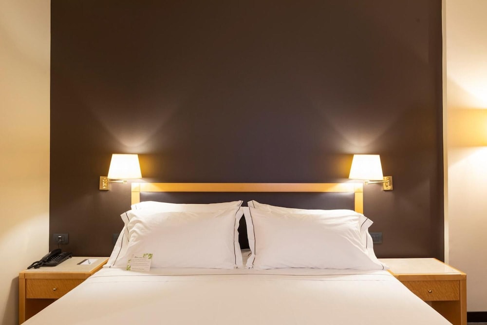 City Life Hotel Poliziano - by R Collection Hotels — Hotel rooms in Milan, Lombardy