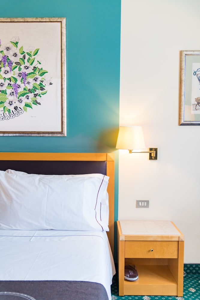 City Life Hotel Poliziano - by R Collection Hotels — Hotel rooms in Milan, Lombardy