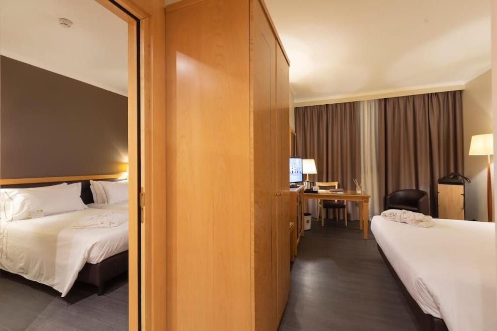 City Life Hotel Poliziano - by R Collection Hotels — Hotel rooms in Milan, Lombardy