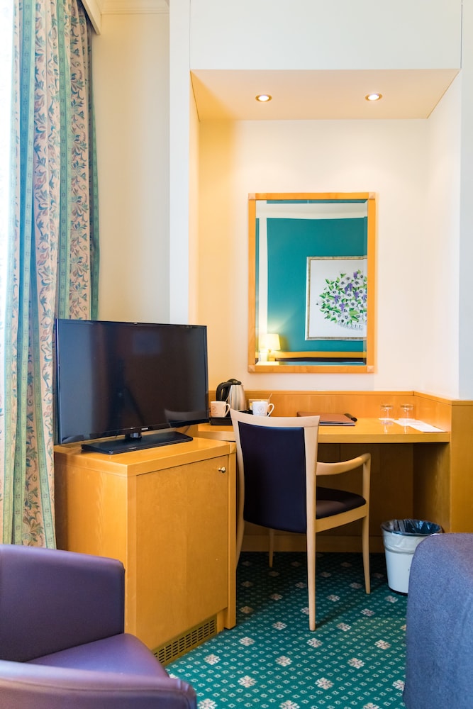 City Life Hotel Poliziano - by R Collection Hotels — Hotel rooms in Milan, Lombardy