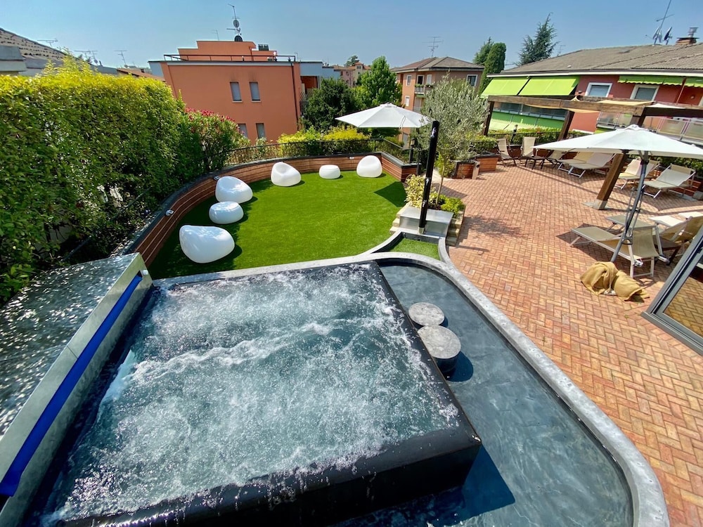 Admiral Hotel Villa Erme — Spa in Desenzano del Garda, Lombardy