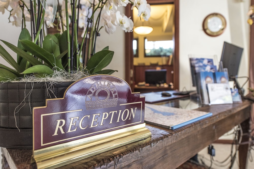 Admiral Hotel Villa Erme — Hotel building in Desenzano del Garda, Lombardy