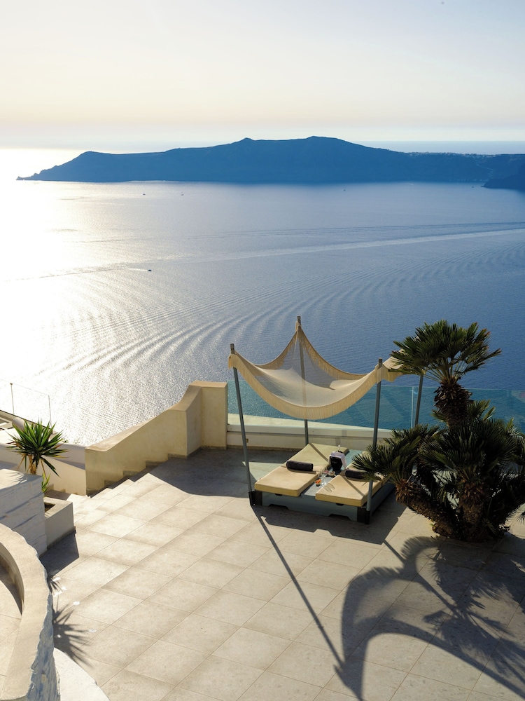 Andromeda Villas — Hotel building in Imerovigli, South Aegean