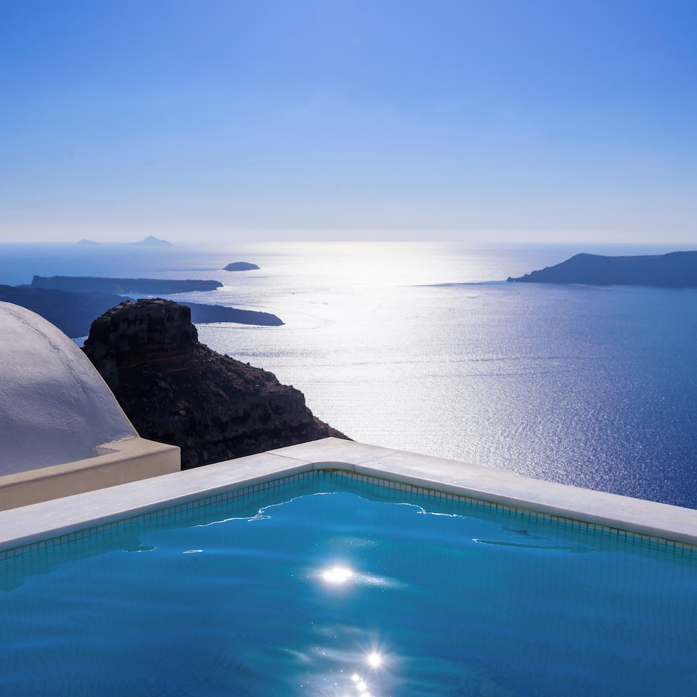 Andromeda Villas — Swimming pool in Imerovigli, South Aegean