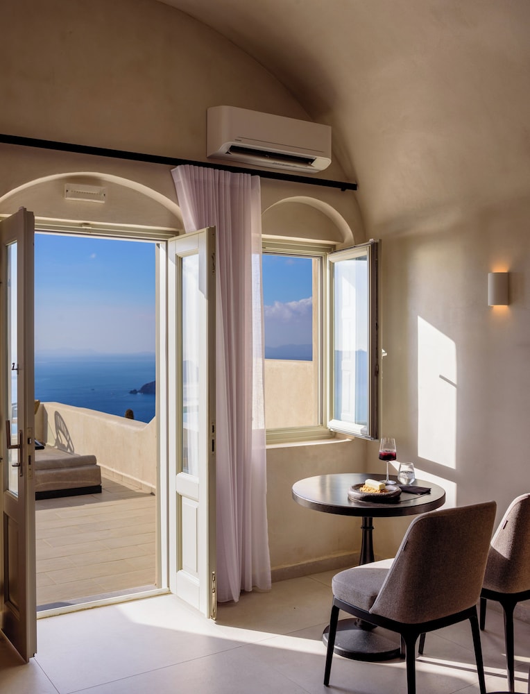 Andromeda Villas — Hotel rooms in Imerovigli, South Aegean
