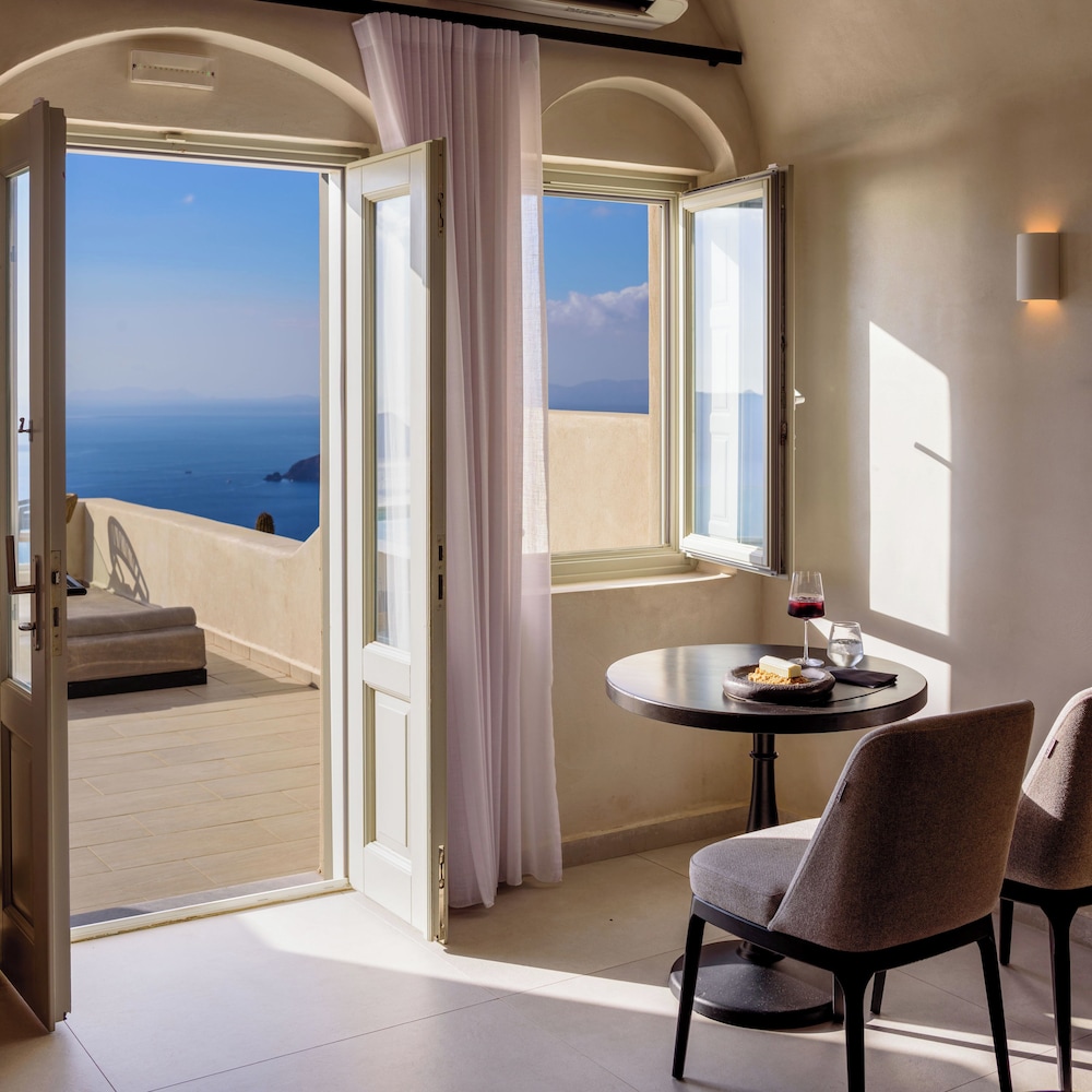 Andromeda Villas — Hotel rooms in Imerovigli, South Aegean