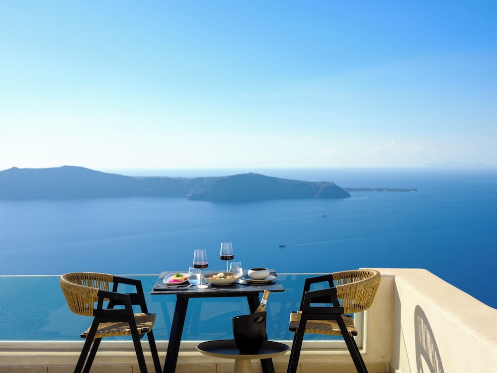Andromeda Villas — Restaurant & bars in Imerovigli, South Aegean