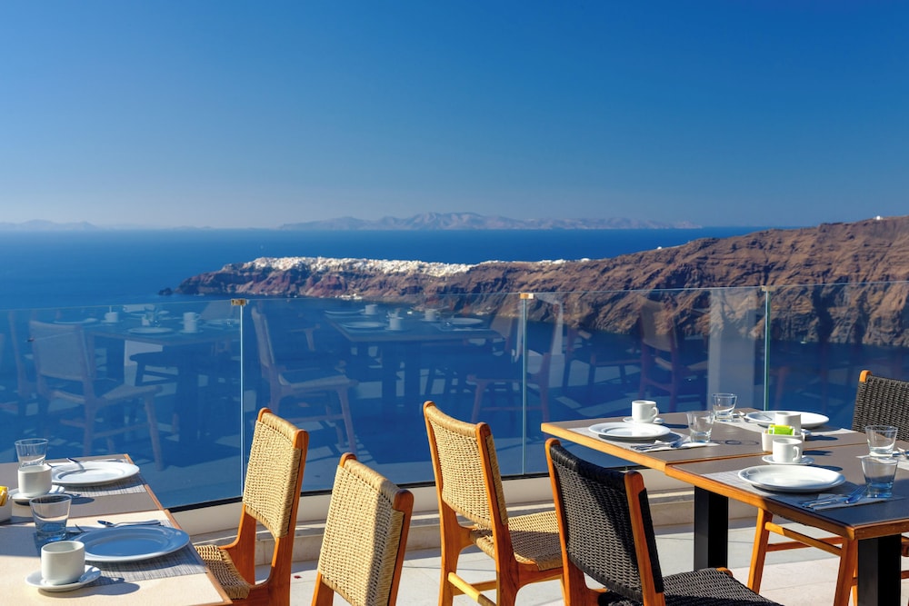 Andromeda Villas — Restaurant & bars in Imerovigli, South Aegean