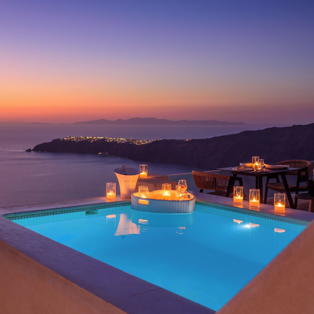 Andromeda Villas — Swimming pool in Imerovigli, South Aegean