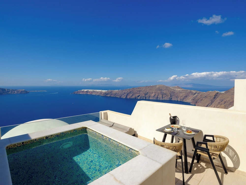 Andromeda Villas — Swimming pool in Imerovigli, South Aegean