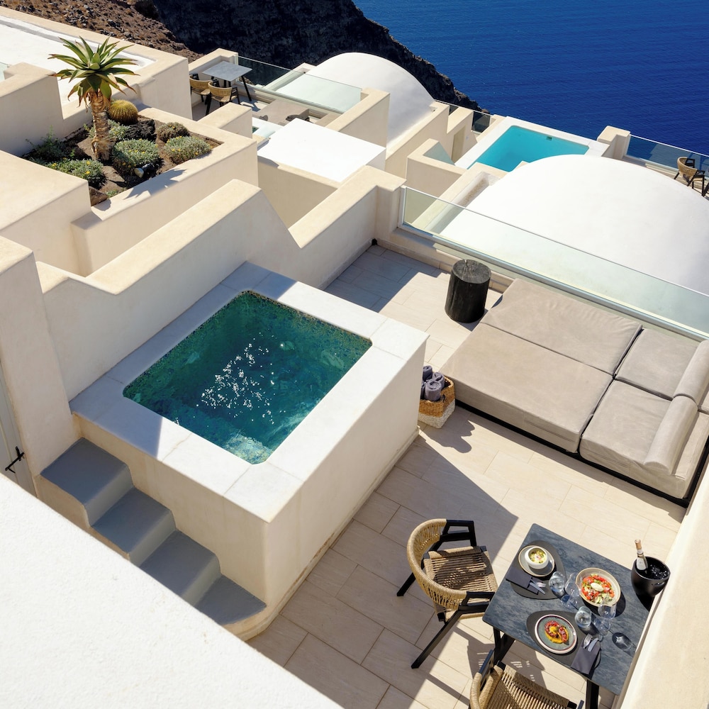 Andromeda Villas — Swimming pool in Imerovigli, South Aegean