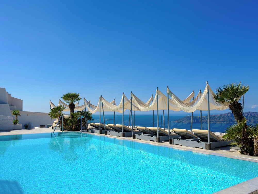 Andromeda Villas — Swimming pool in Imerovigli, South Aegean