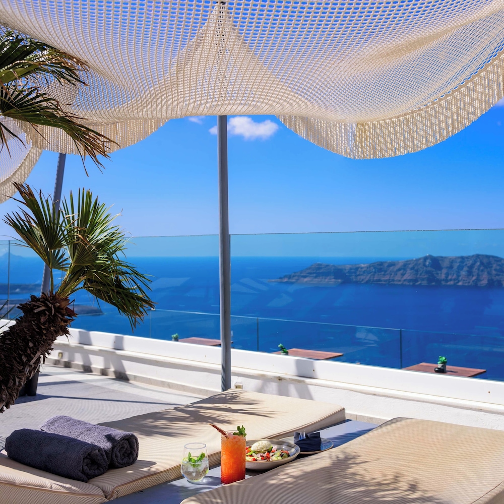 Andromeda Villas — Restaurant & bars in Imerovigli, South Aegean
