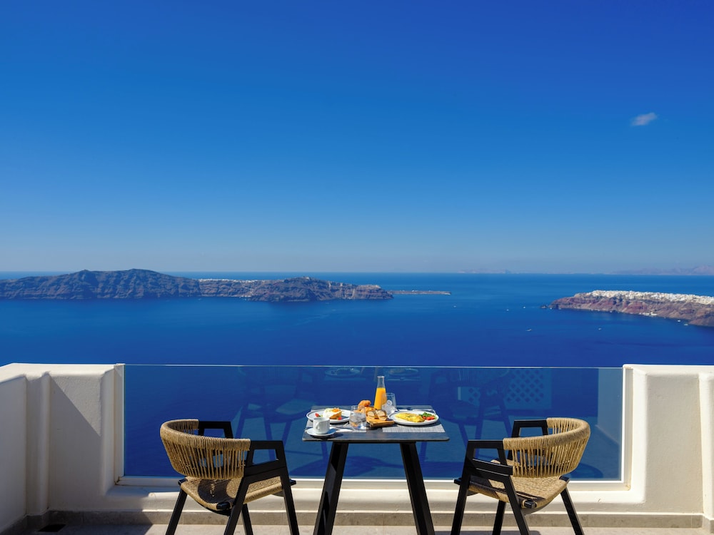 Andromeda Villas — Hotel rooms in Imerovigli, South Aegean