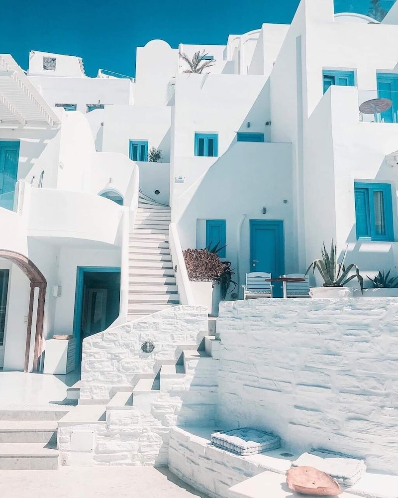 Andromeda Villas — Hotel building in Imerovigli, South Aegean