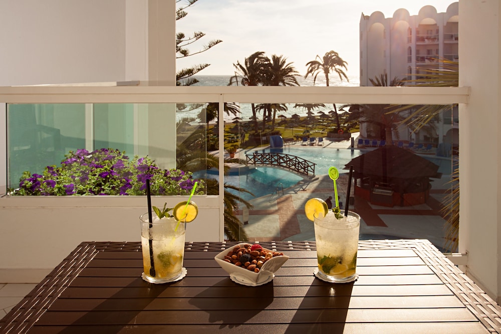 Ona Marinas de Nerja Spa Resort — Swimming pool in Nerja, Andalusia