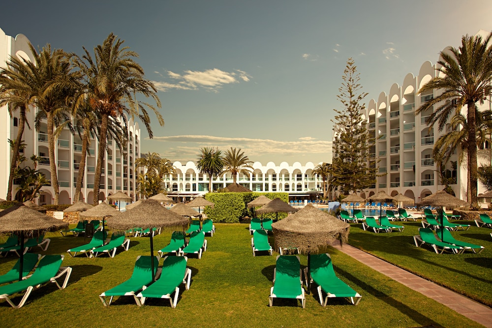 Ona Marinas de Nerja Spa Resort — Hotel building in Nerja, Andalusia