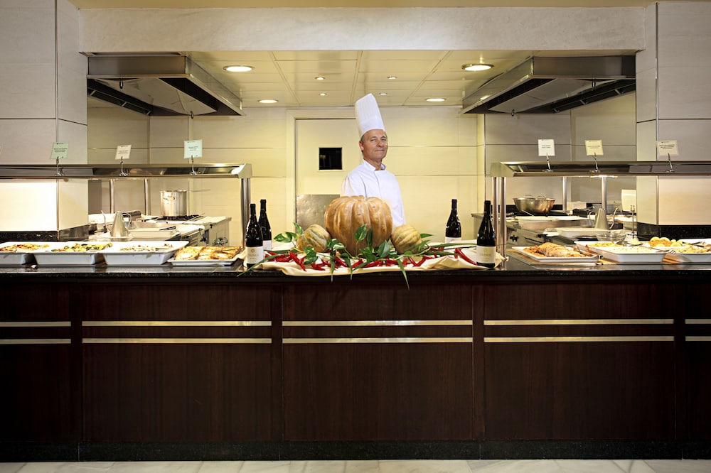 Ona Marinas de Nerja Spa Resort — Restaurant & bars in Nerja, Andalusia