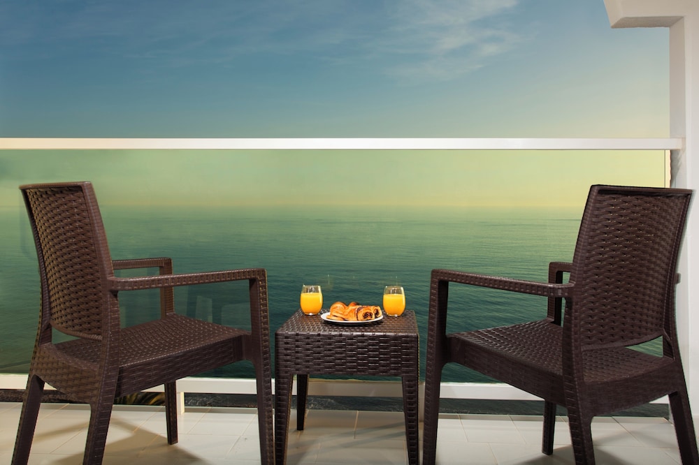 Ona Marinas de Nerja Spa Resort — Hotel rooms in Nerja, Andalusia