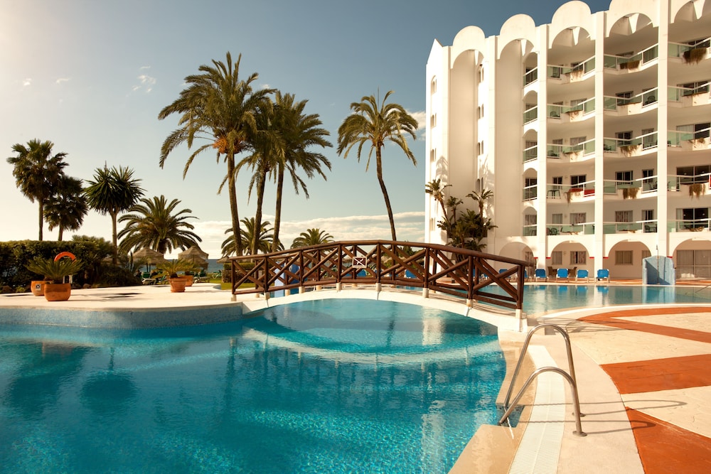 Ona Marinas de Nerja Spa Resort — Swimming pool in Nerja, Andalusia