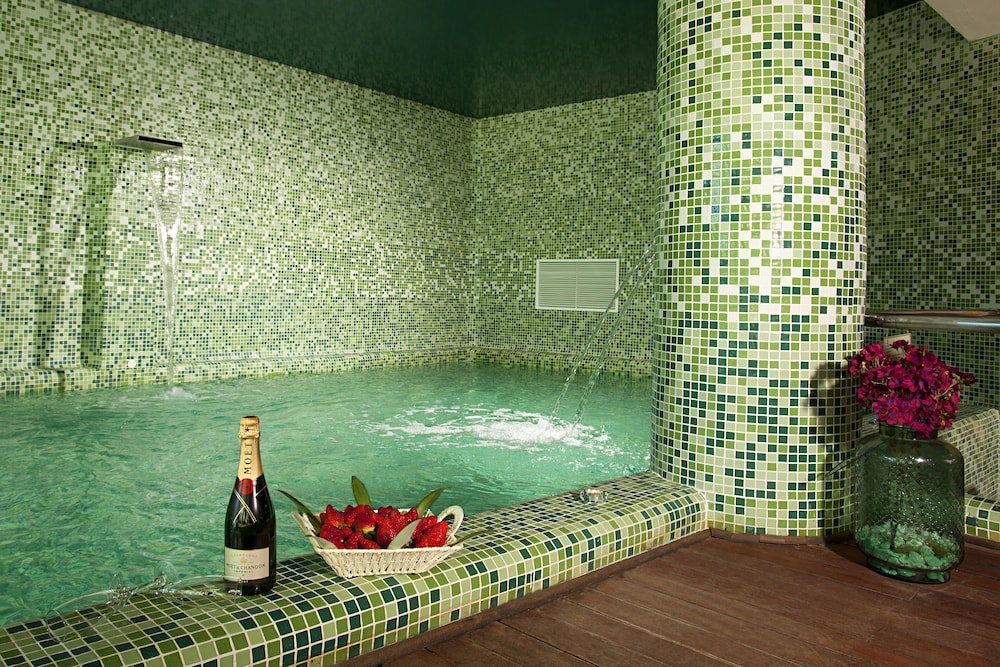 Ona Marinas de Nerja Spa Resort — Spa in Nerja, Andalusia