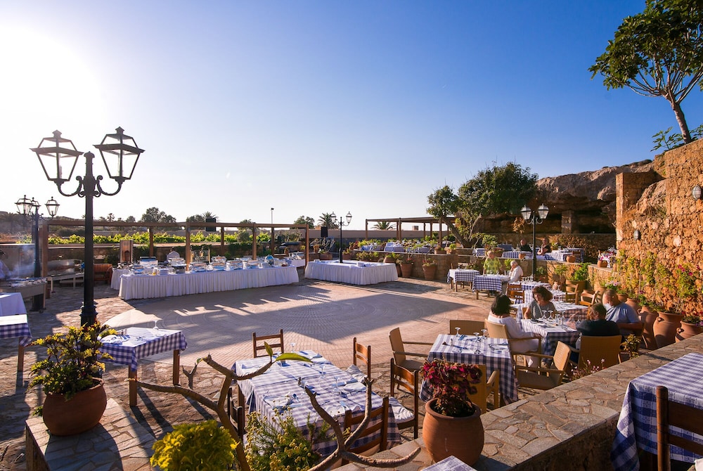 Kernos Beach — Restaurant & bars in Malia