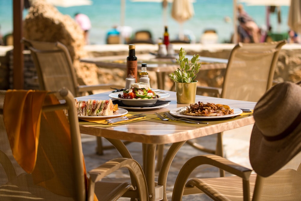 Kernos Beach — Restaurant & bars in Malia