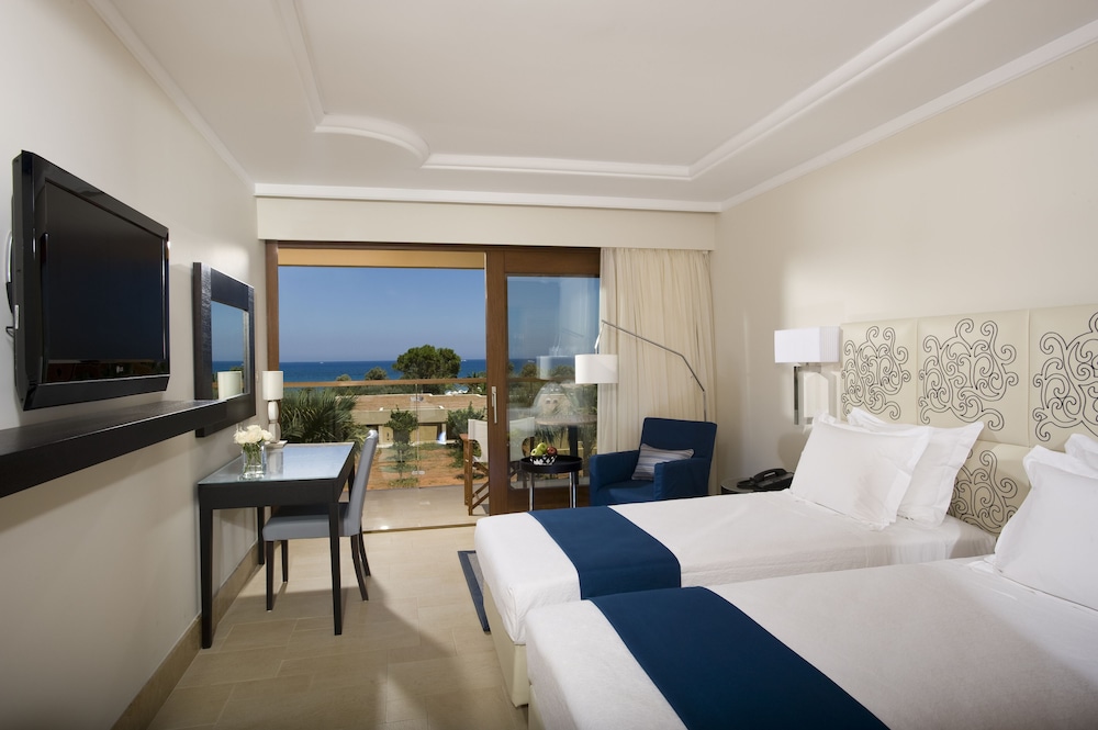 Kernos Beach — Hotel rooms in Malia