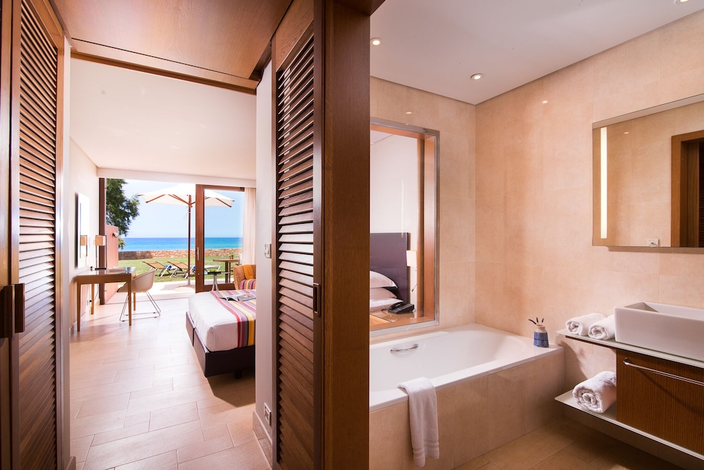 Kernos Beach — Hotel rooms in Malia