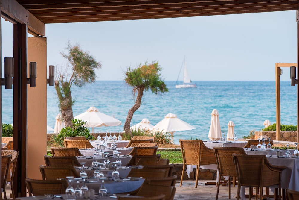 Kernos Beach — Restaurant & bars in Malia
