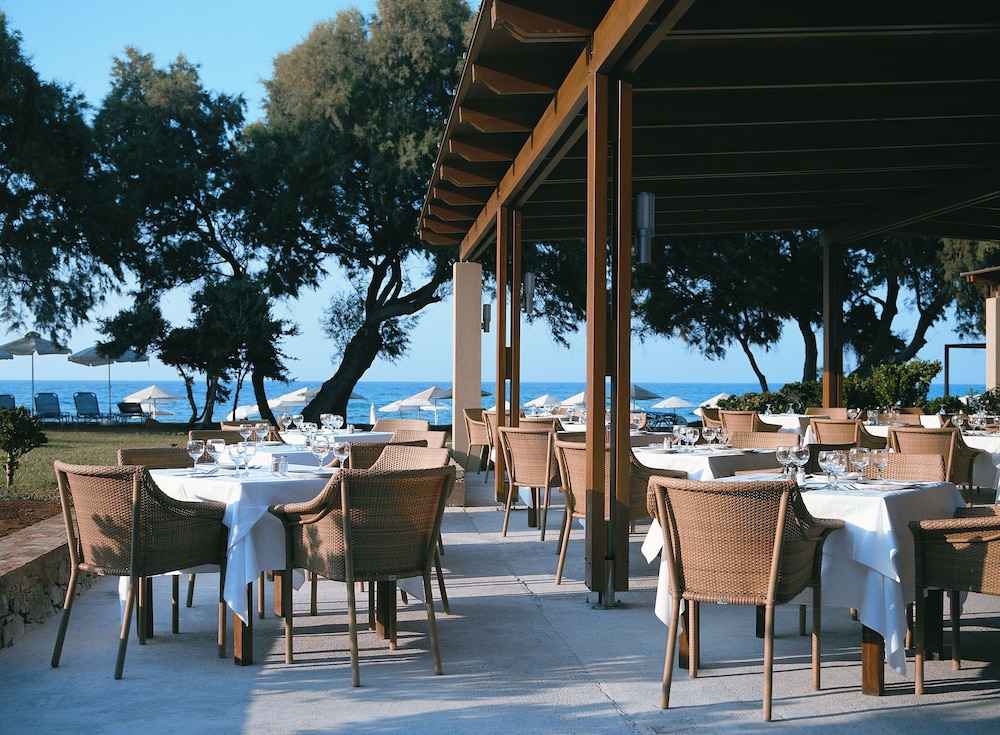 Kernos Beach — Restaurant & bars in Malia