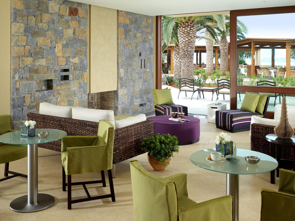 Kernos Beach — Restaurant & bars in Malia