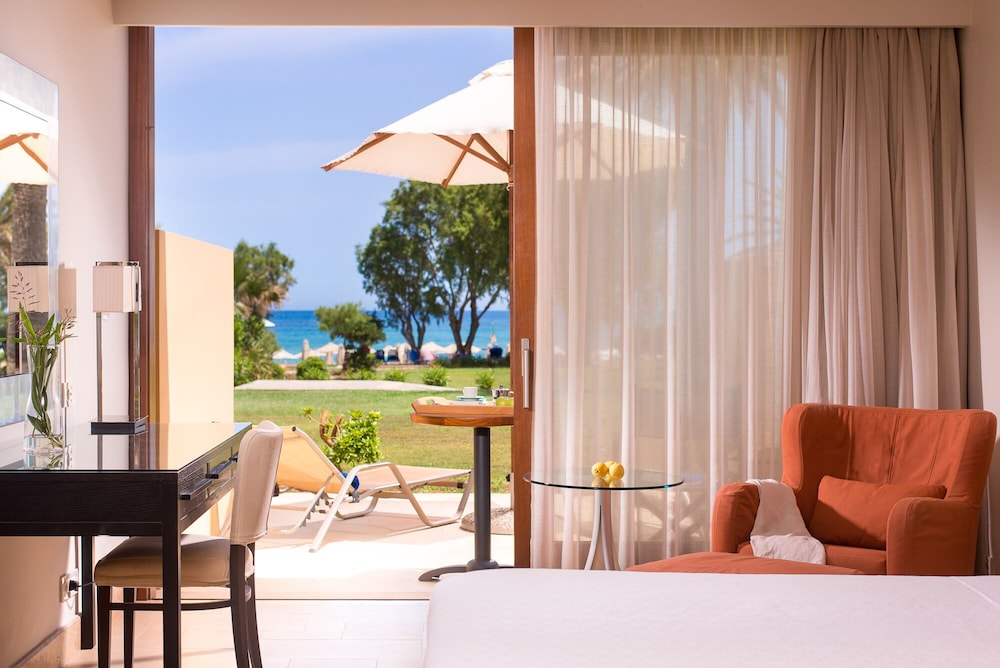 Kernos Beach — Hotel rooms in Malia