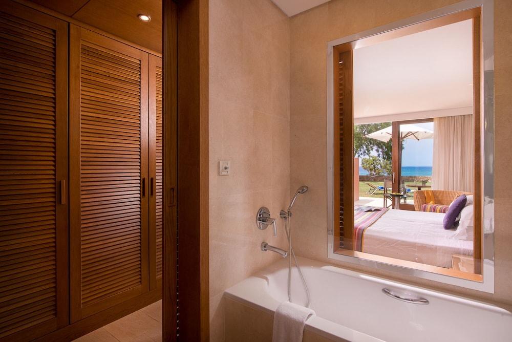 Kernos Beach — Hotel rooms in Malia