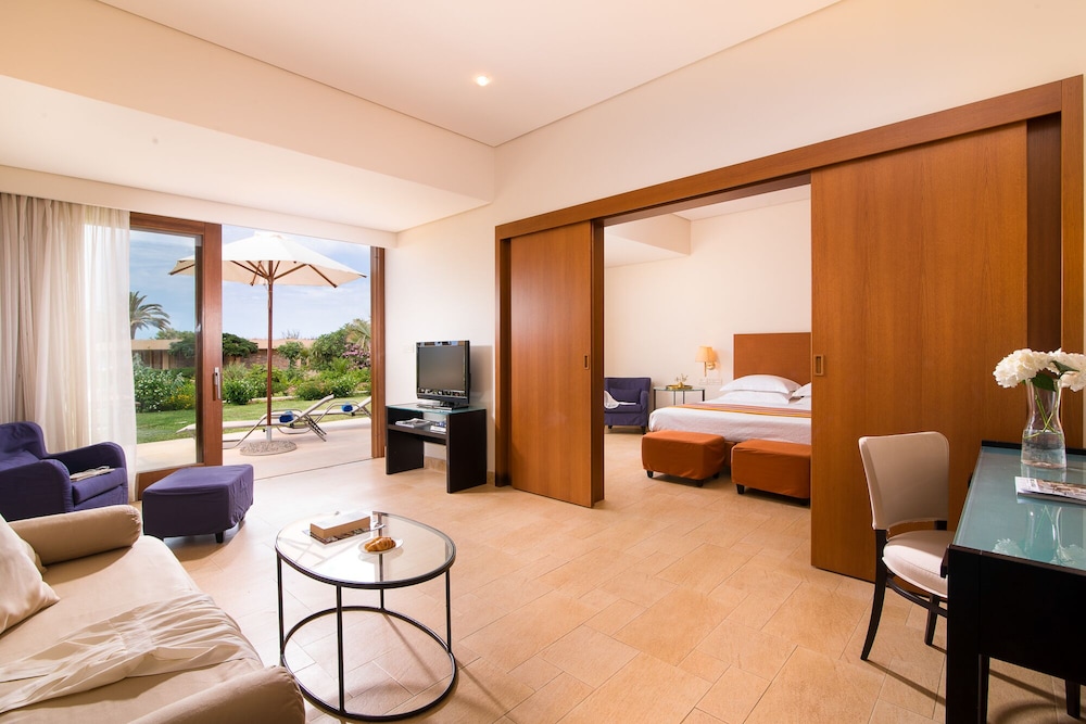 Kernos Beach — Hotel rooms in Malia