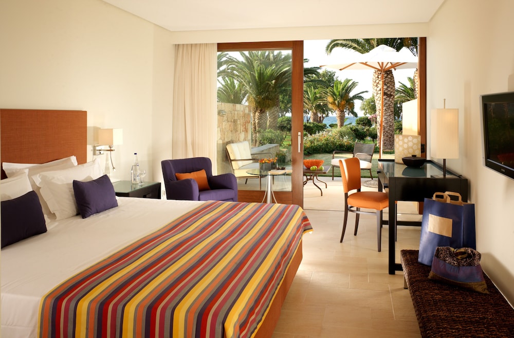 Kernos Beach — Hotel rooms in Malia