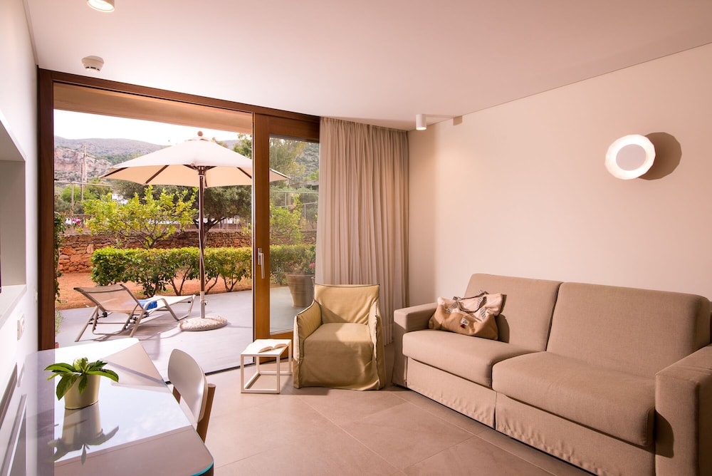 Kernos Beach — Hotel rooms in Malia